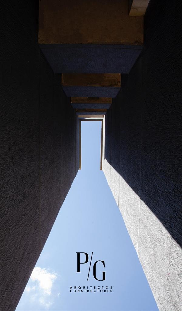 Detalle arquitectónico entre las torres de Guaduales de Vista Hermosa